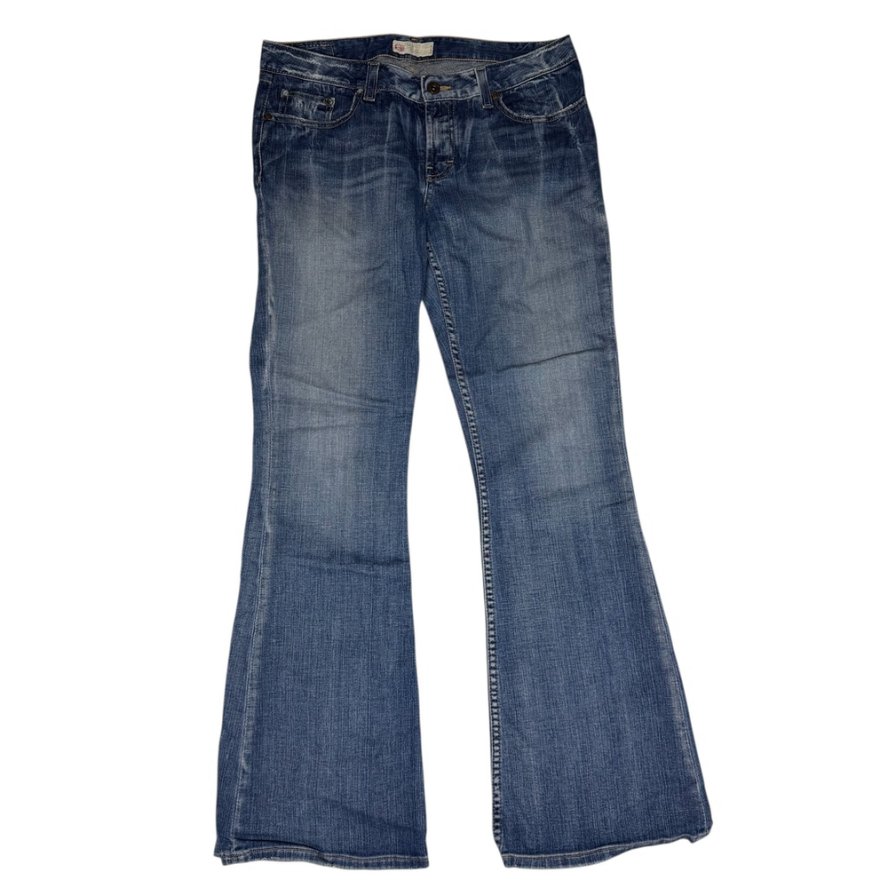 BKE Women's boot leg jeans 31 mediium wash distressed